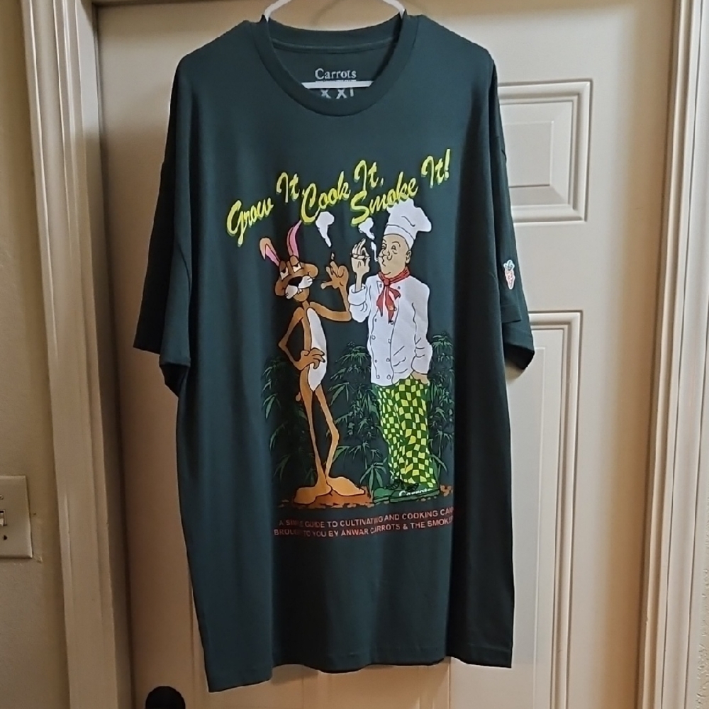 Green Short Sleeve Graphic Tee with Vintage Design